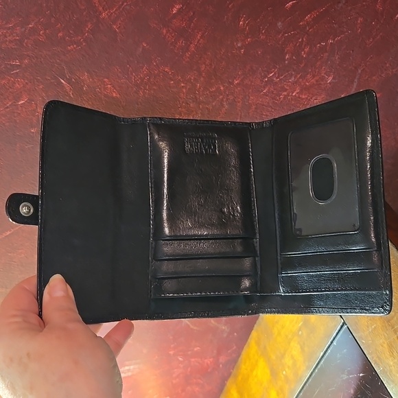 Wilsons Leather Pelle Studio Ladies Black Bifold Wallet & Checkbook - Pre-owned - Picture 6 of 8